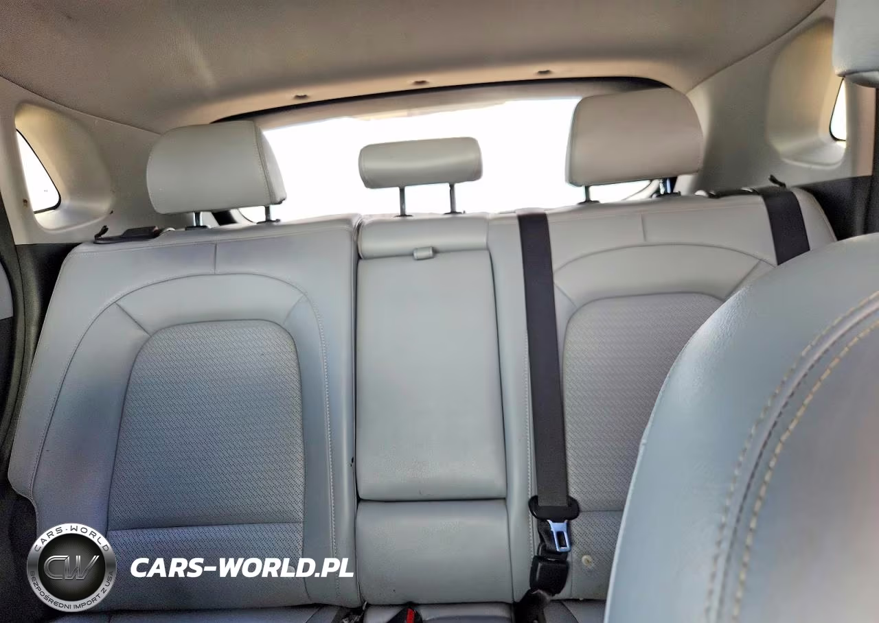 2019 Hyundai Kona Ultimate VIN:KM8K53A53KU360618 - 10