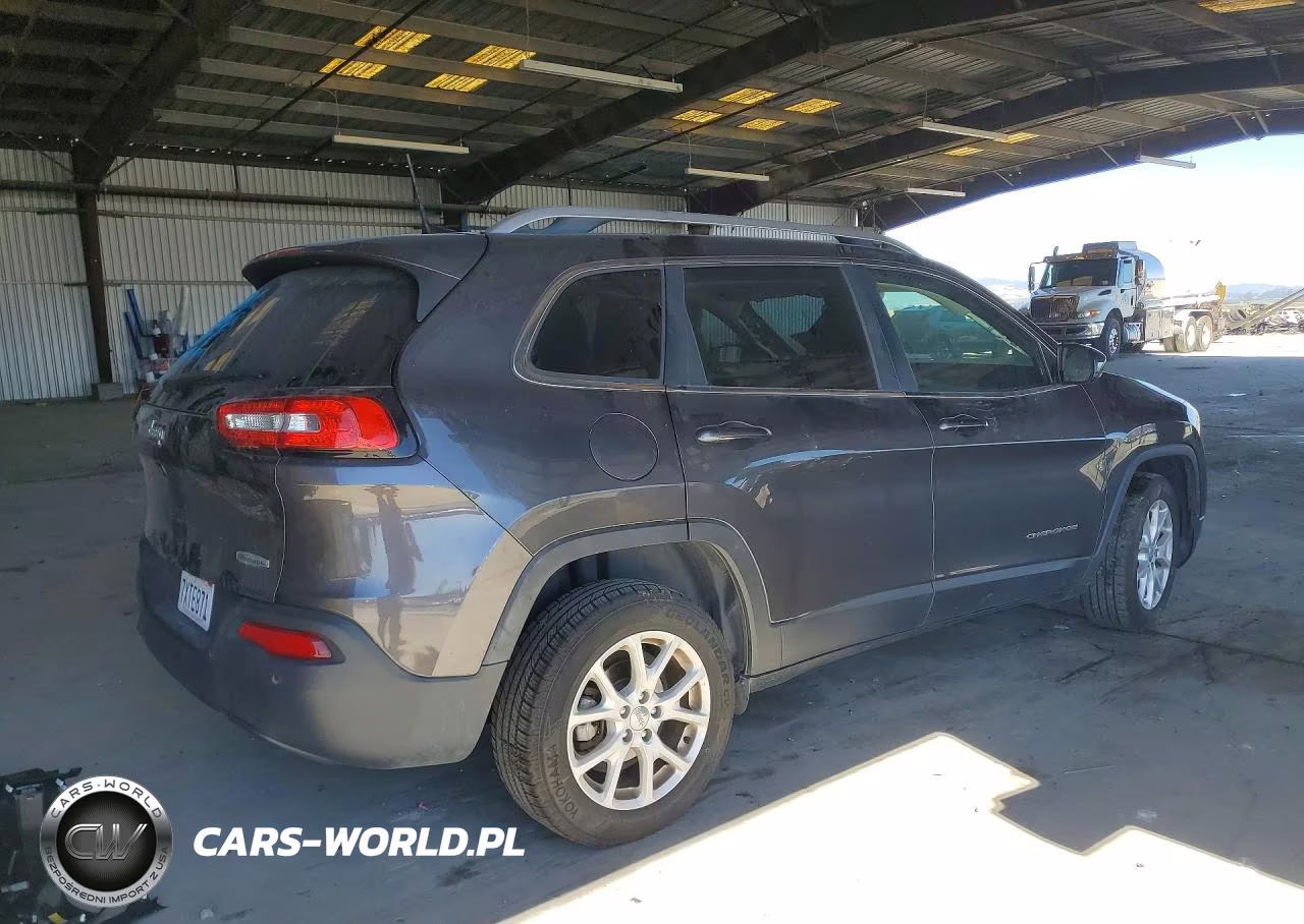 2017 Jeep Cherokee Latitude VIN:1C4PJLCB9HW640985 - 3
