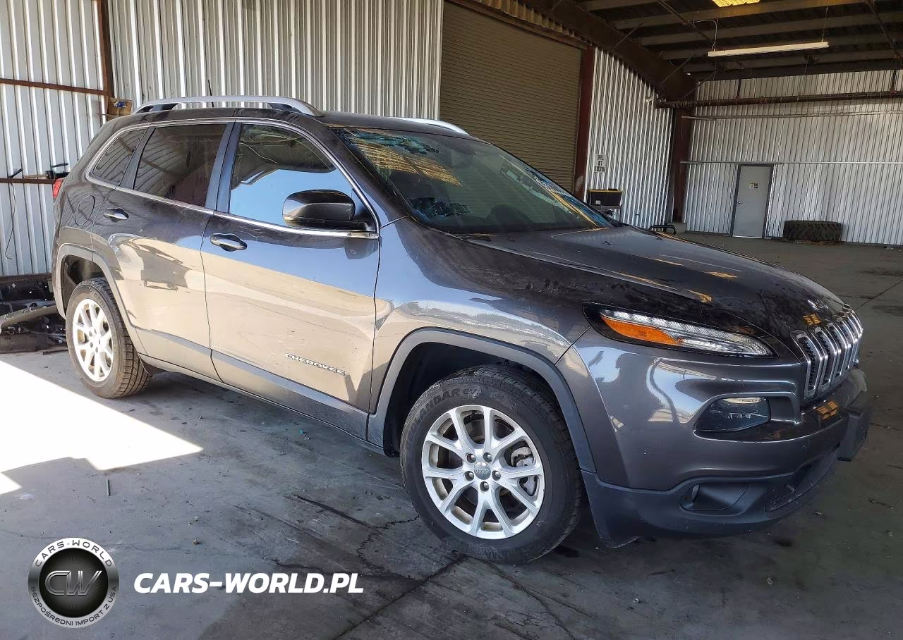 2017 Jeep Cherokee Latitude VIN:1C4PJLCB9HW640985 - 4
