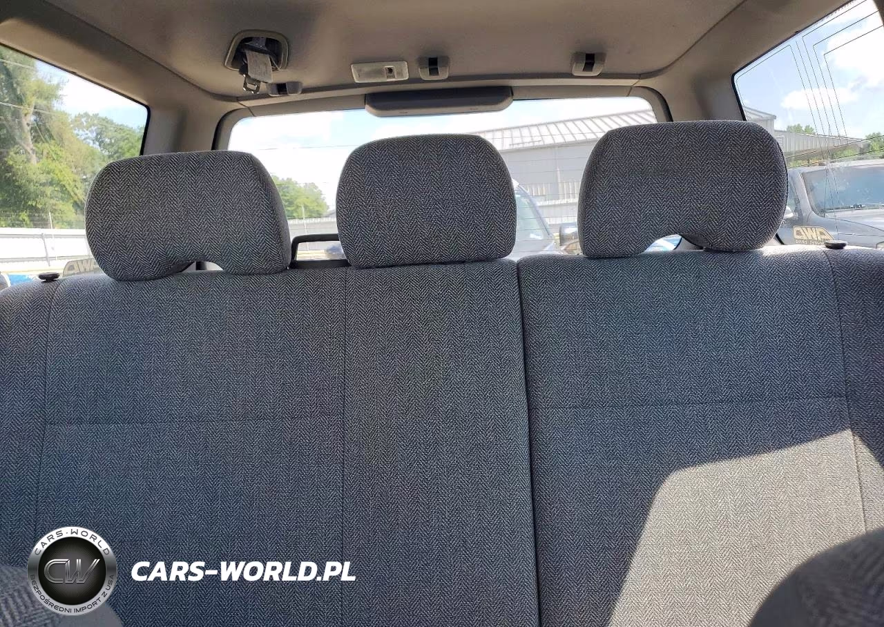 2002 Subaru Forester L VIN:JF1SF63582H753920 - 10