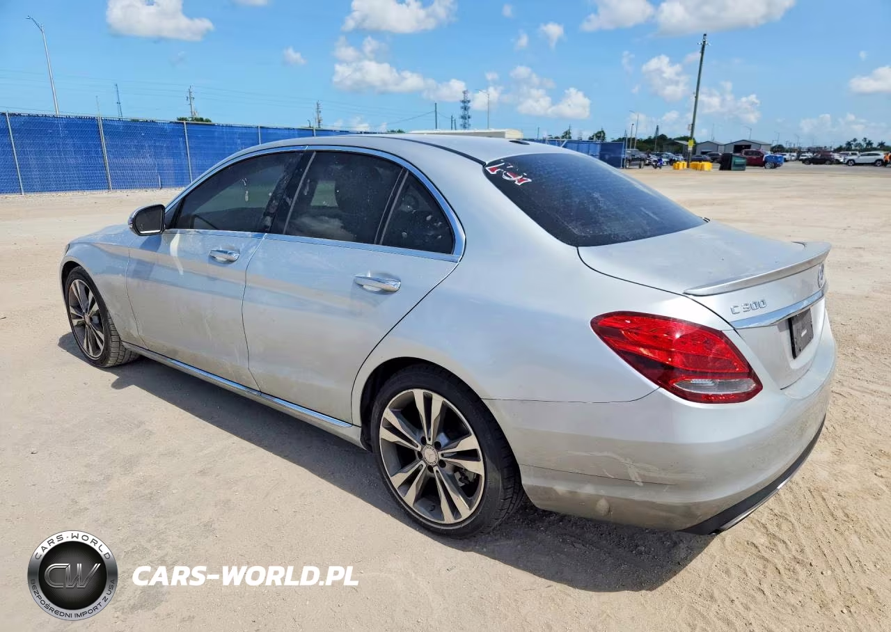 2016 Mercedes-Benz C 300 VIN:55SWF4JB2GU170385 - 2