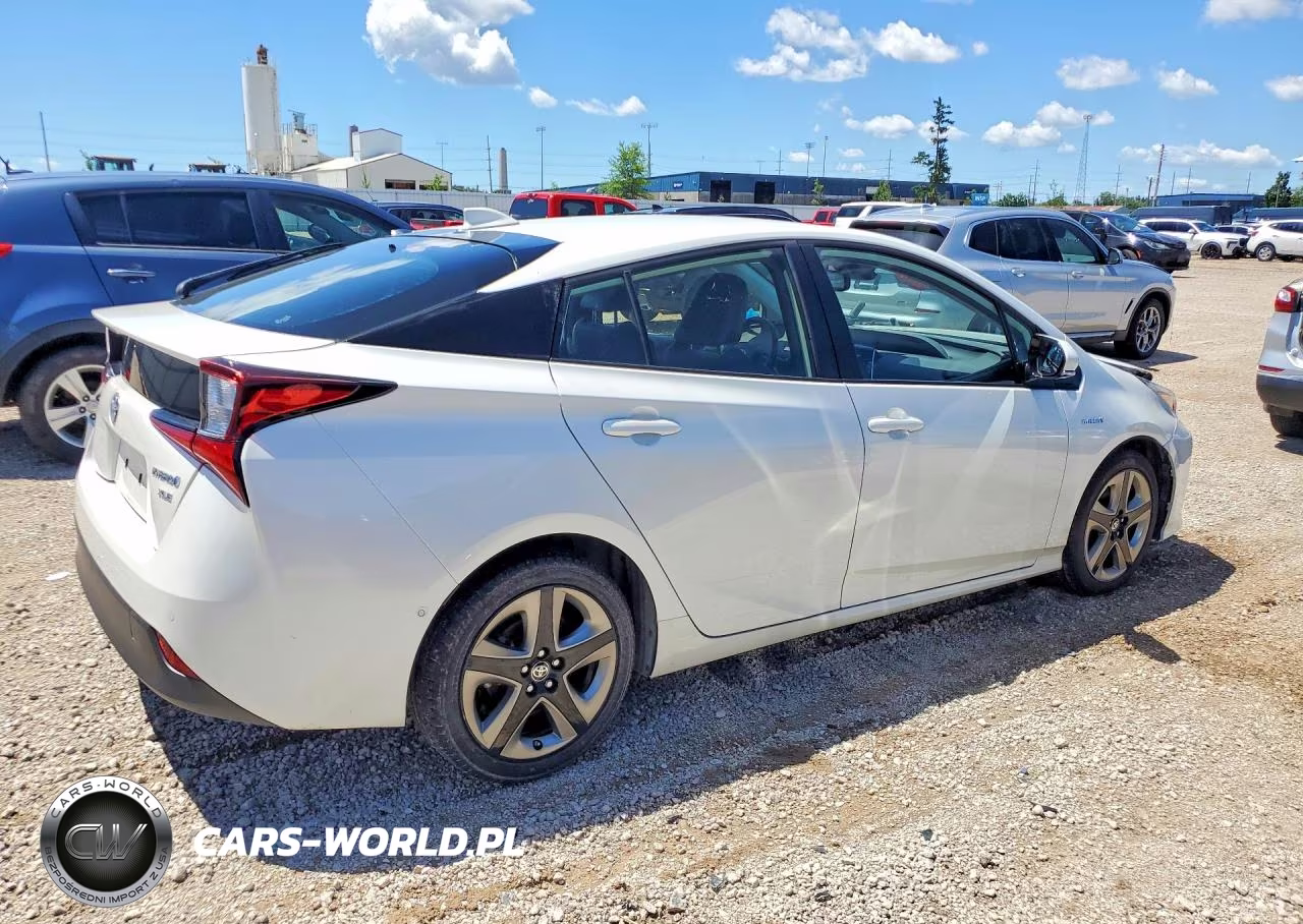 2020 Toyota Prius Xle VIN:JTDKARFU2L3113519 - 3