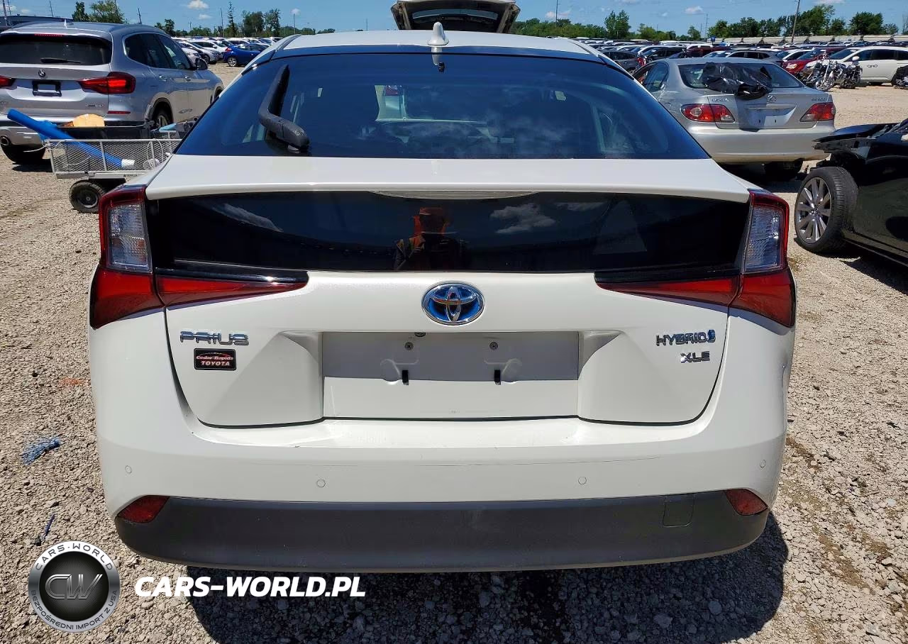 2020 Toyota Prius Xle VIN:JTDKARFU2L3113519 - 6