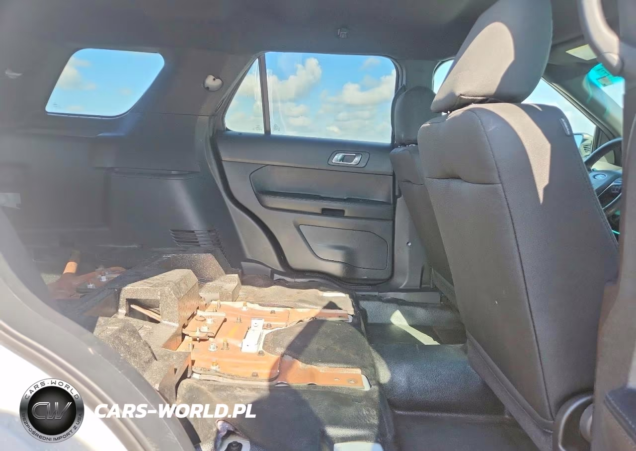 2016 Ford Explorer Police Interceptor VIN:1FM5K8AR3GGD31521 - 11