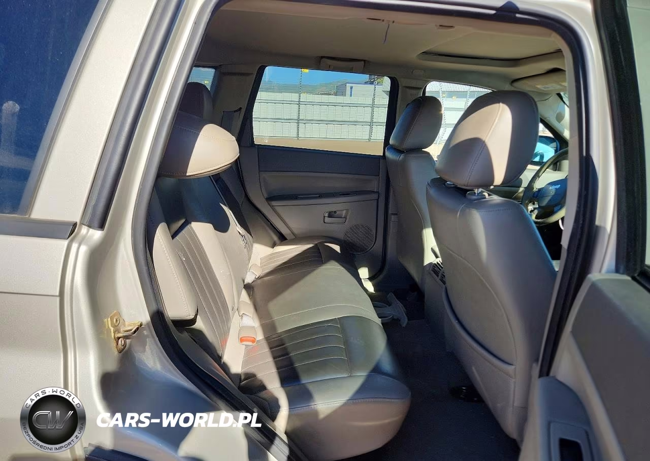 2007 Jeep Grand Cherokee Laredo VIN:1J8GR48K47C607232 - 11