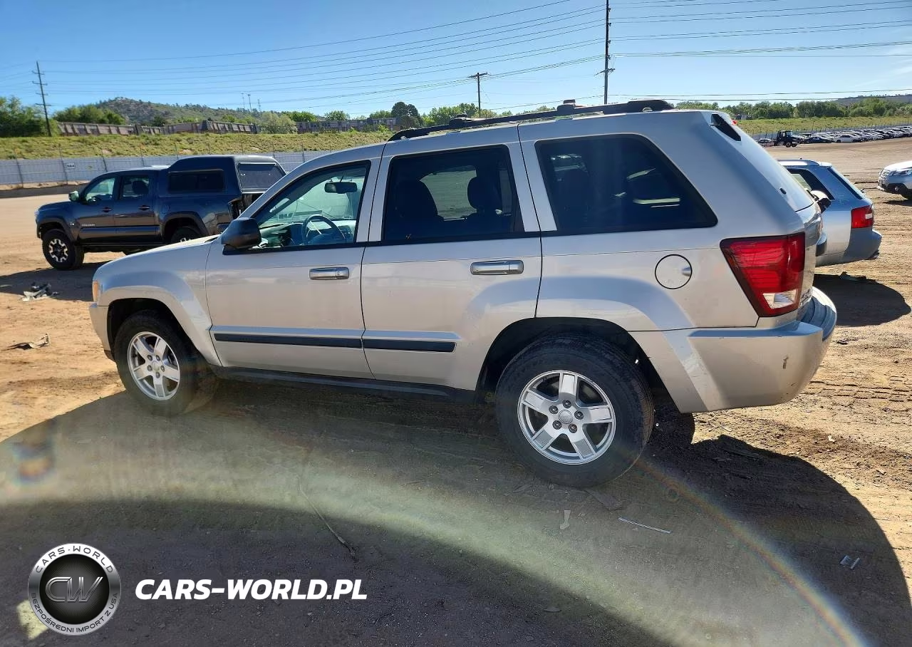 2007 Jeep Grand Cherokee Laredo VIN:1J8GR48K47C607232 - 2