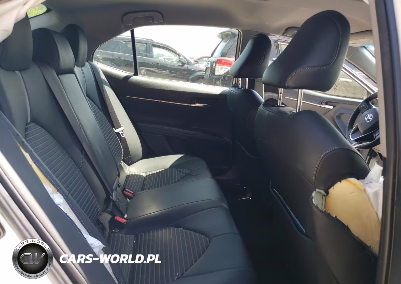 2018 Toyota Camry L VIN:JTNB11HK3J3002466 - 10