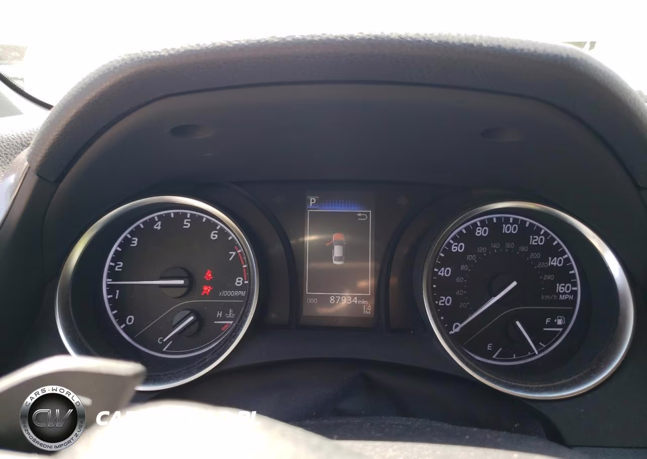 2018 Toyota Camry L VIN:JTNB11HK3J3002466 - 9