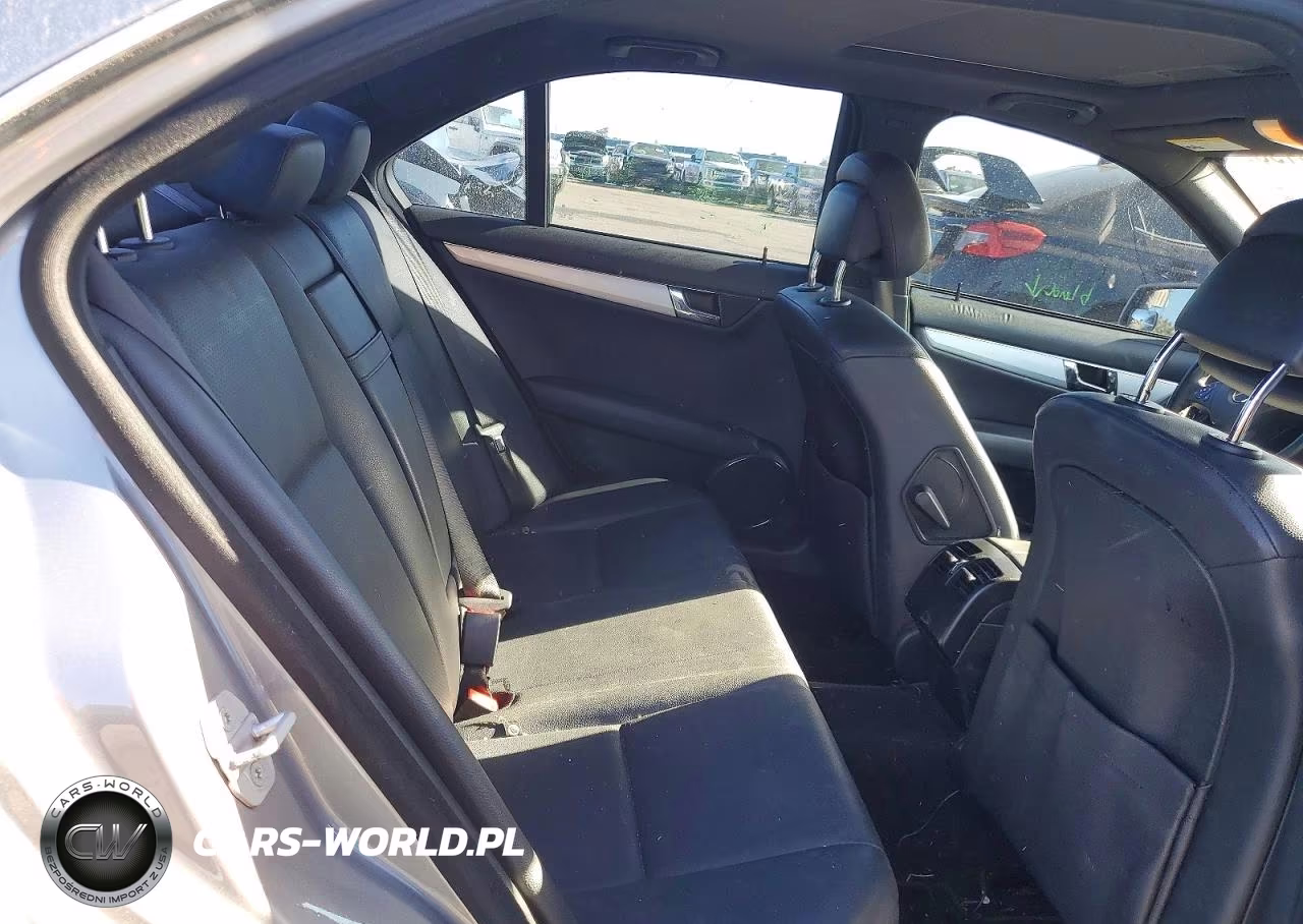2010 Mercedes-Benz C 300 VIN:WDDGF5EB7AF361573 - 10
