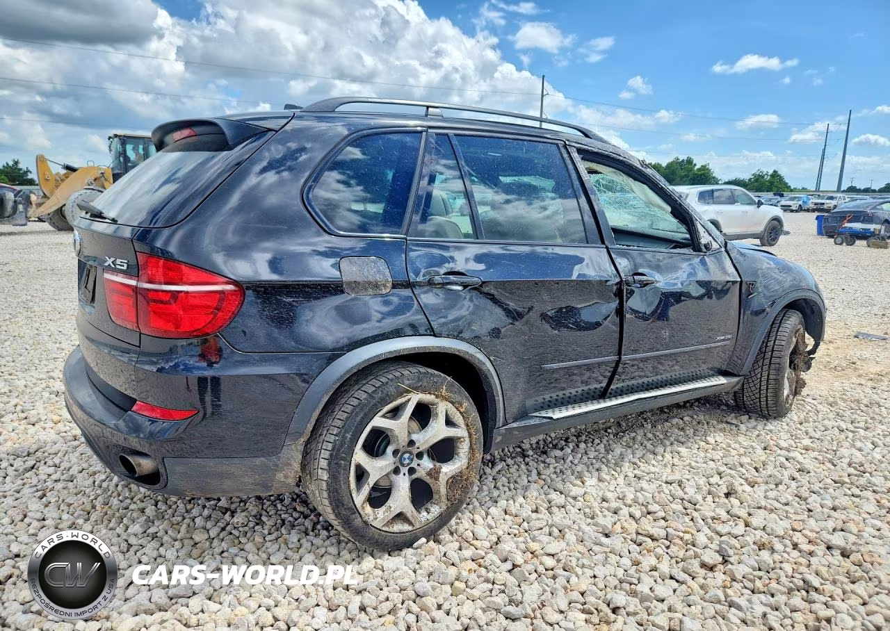 2012 BMW X5 xDrive35I VIN:5UXZV4C55CL986182 - 3
