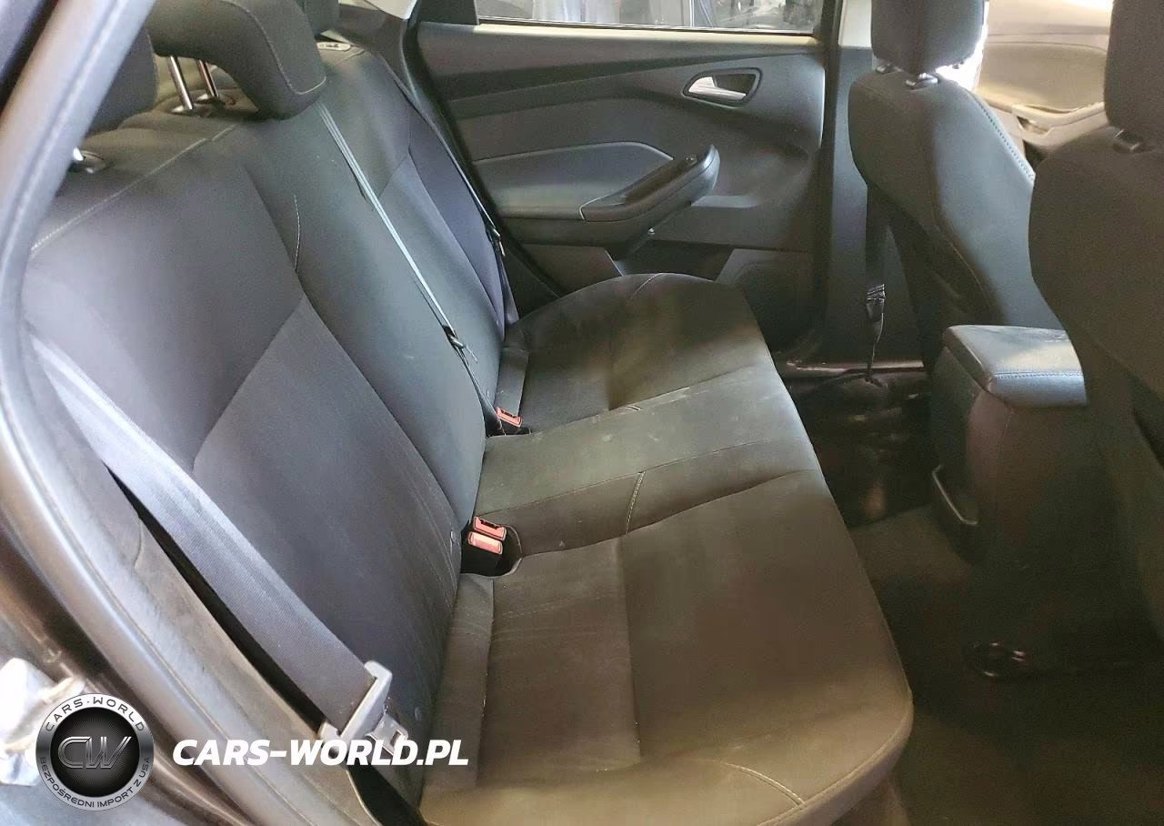 2017 Ford Focus Se VIN:1FADP3F29HL303527 - 10