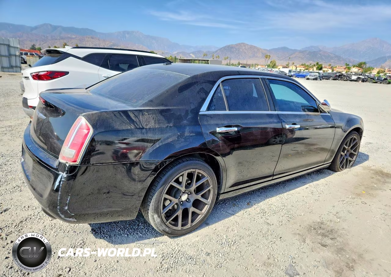 2013 Chrysler 300C VIN:2C3CCAEG5DH606433 - 3