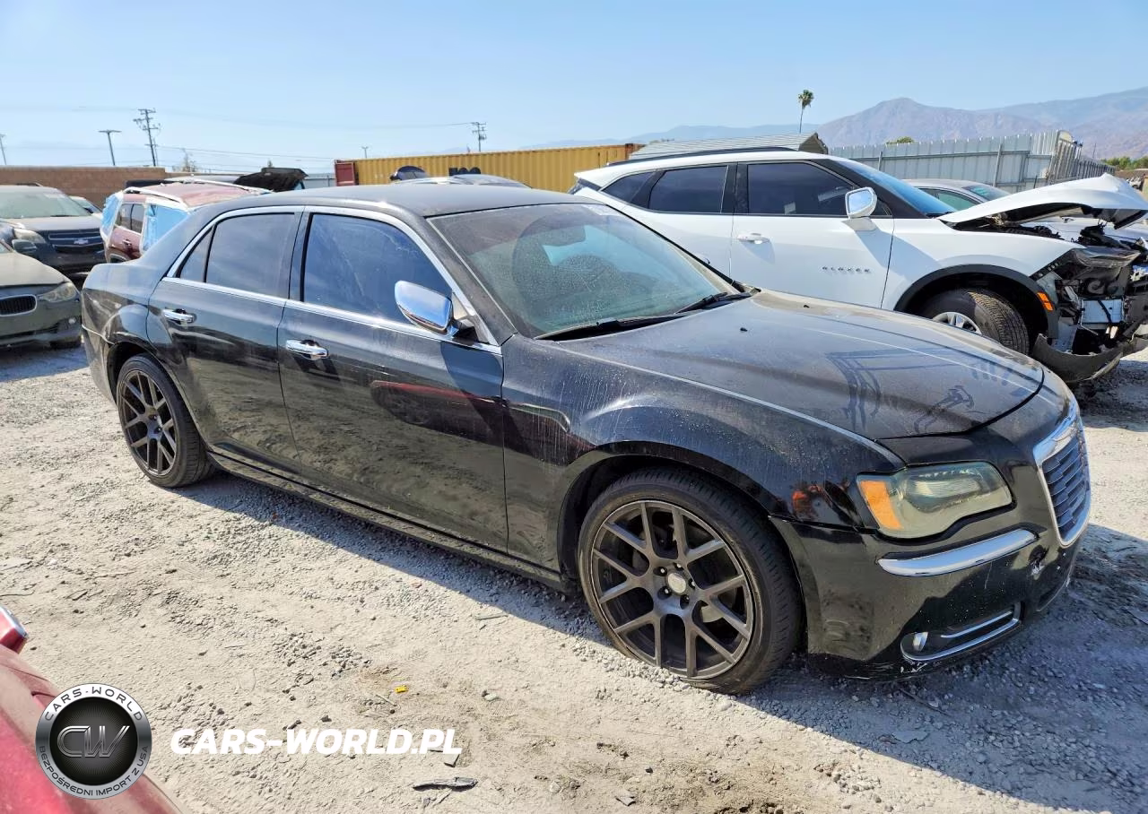 2013 Chrysler 300C VIN:2C3CCAEG5DH606433 - 4