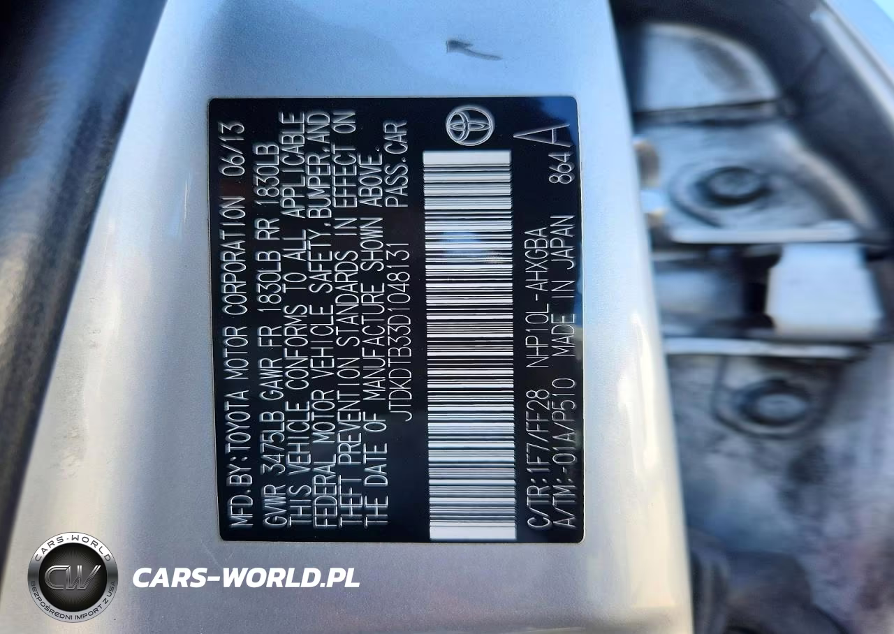 2013 Toyota Prius C Three VIN:JTDKDTB33D1048131 - 12