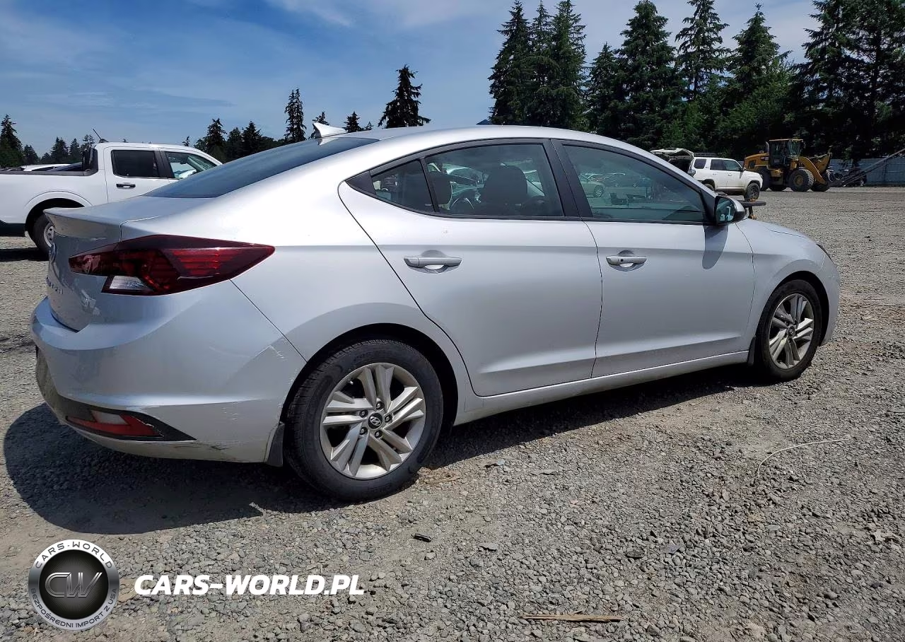 2019 Hyundai Elantra Value Edition VIN:5NPD84LF2KH476547 - 3