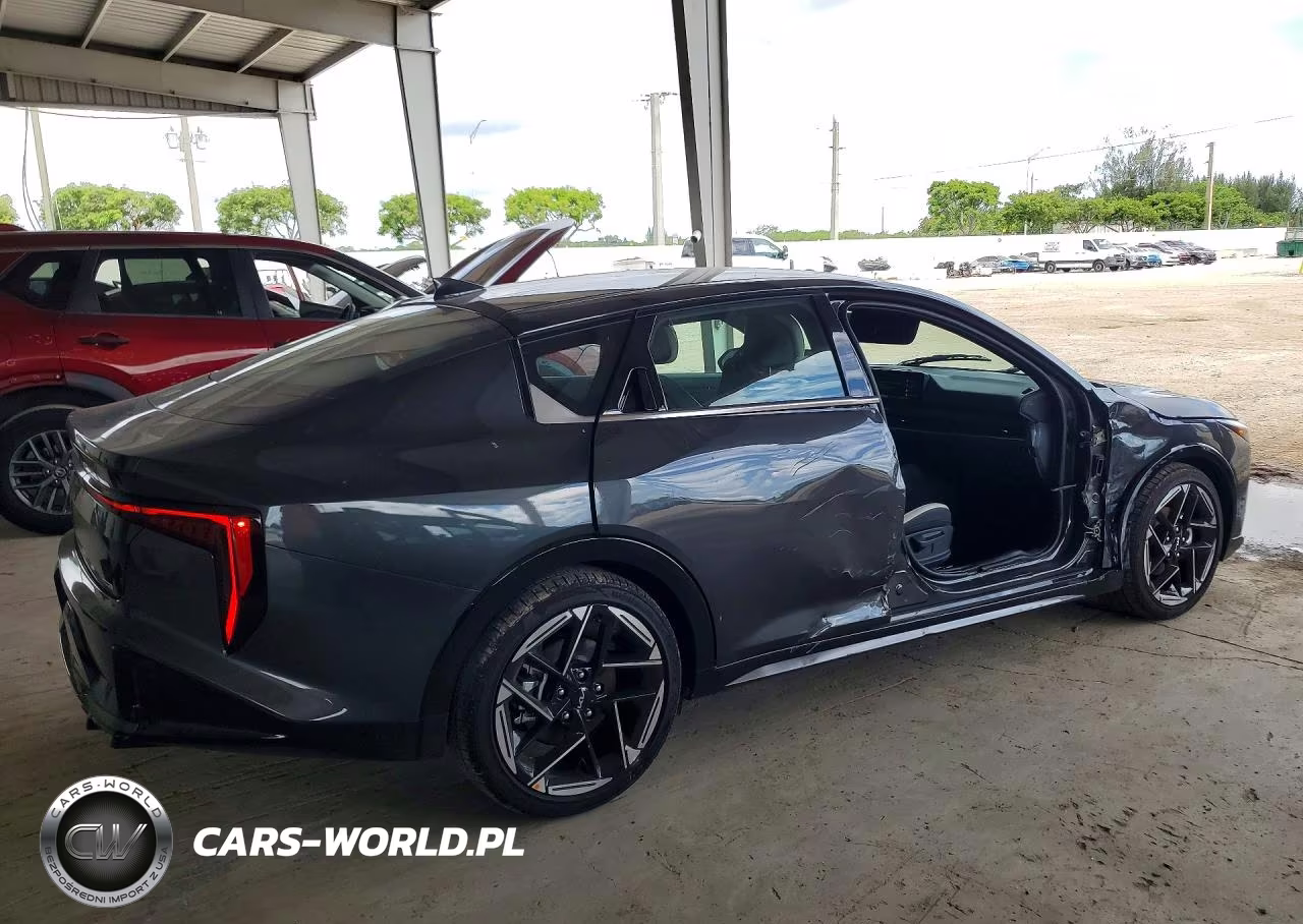 2026 Kia K4 Gt Line VIN:3KPFW4DEXTE305829 - 3