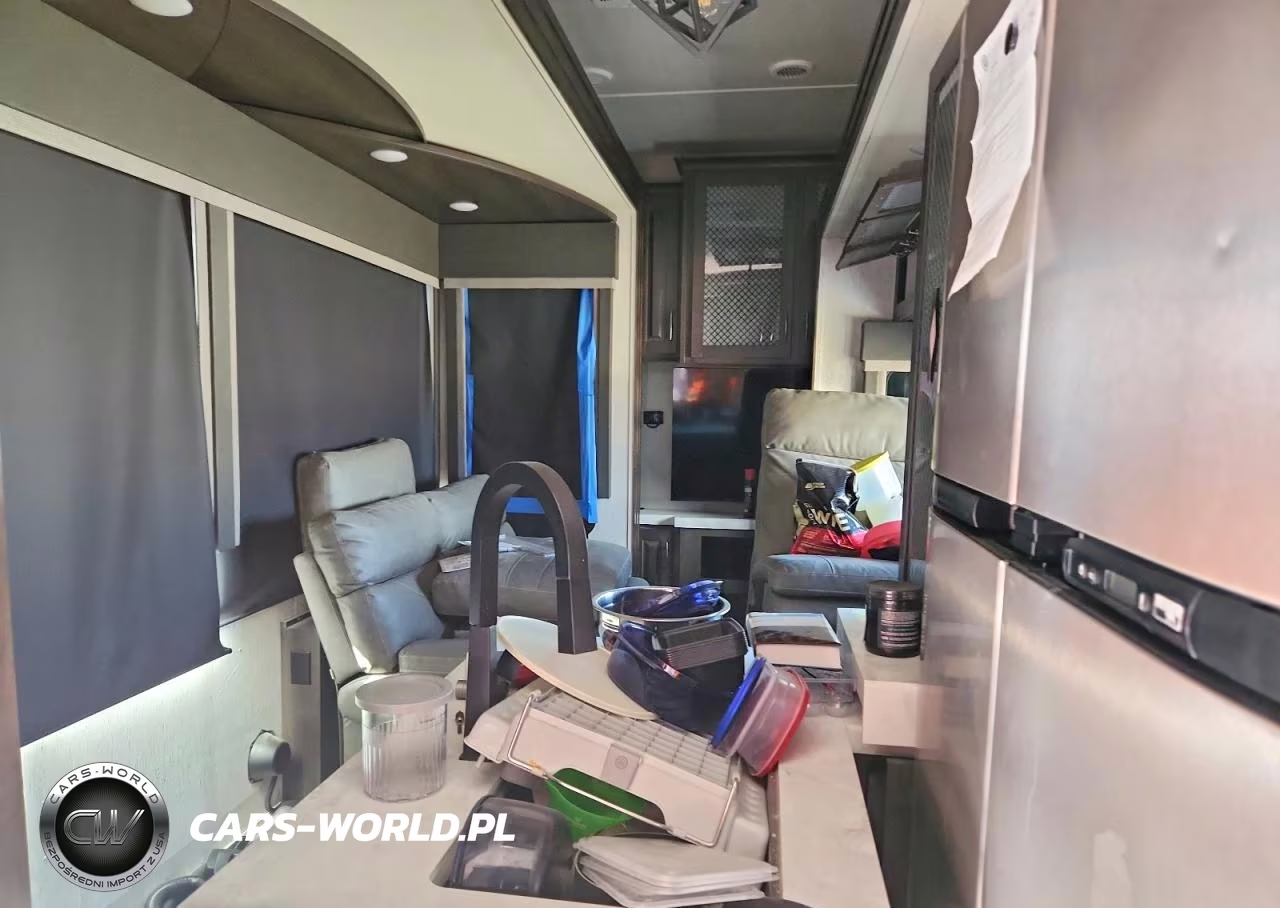 2023 Grand Design Momentum Camper VIN:573FM4631P1123570 - 6
