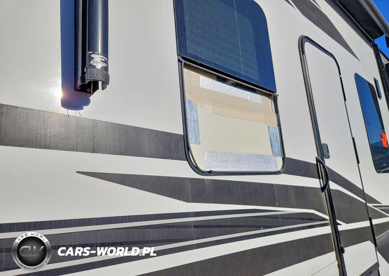 2023 Grand Design Momentum Camper VIN:573FM4631P1123570 - 9