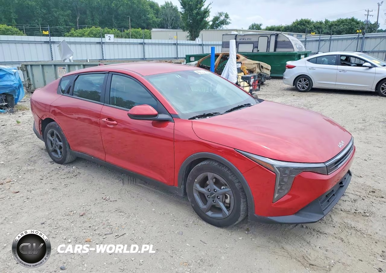 2025 Kia K4 Lxs VIN:3KPFT4DE5SE064401 - 4