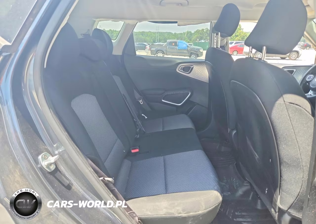 2020 Kia Soul X-Line VIN:KNDJ23AU0L7066402 - 11