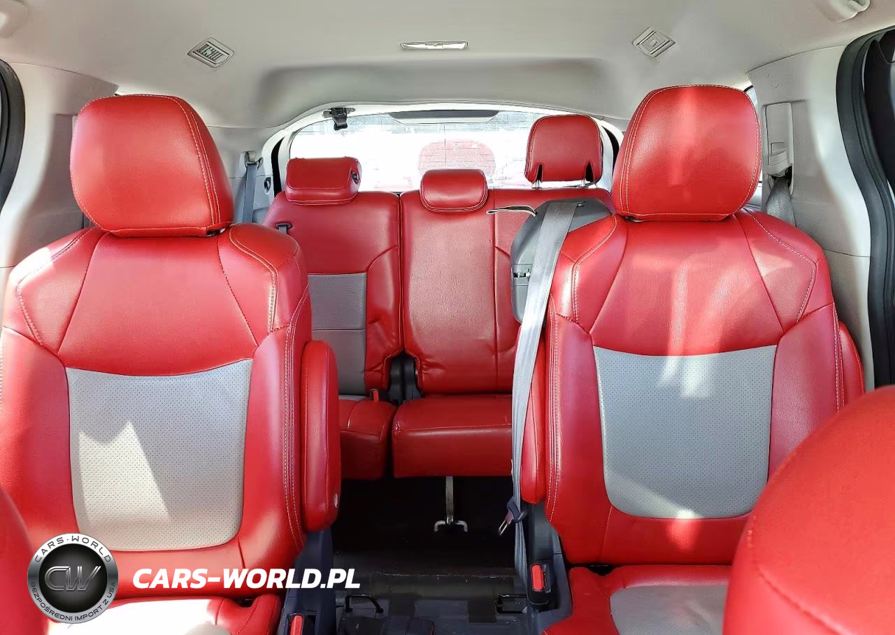 2021 Toyota Sienna Le VIN:5TDKRKEC9MS062433 - 10