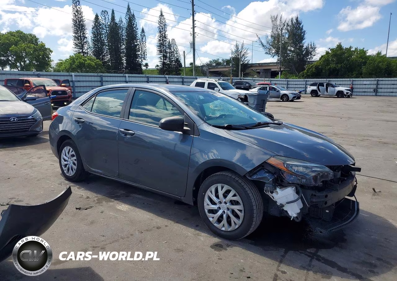 2018 Toyota Corolla Le VIN:2T1BURHE3JC115362 - 4