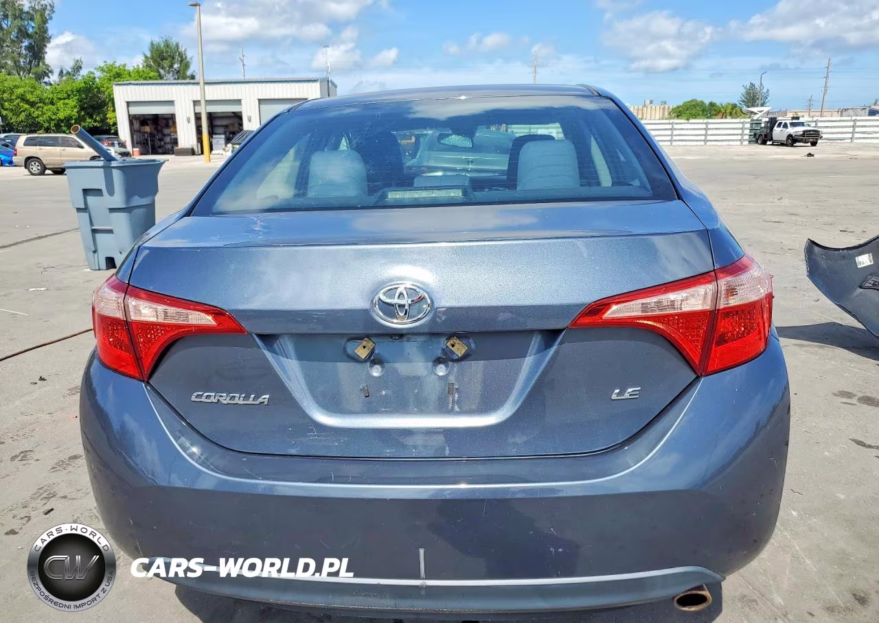 2018 Toyota Corolla Le VIN:2T1BURHE3JC115362 - 6
