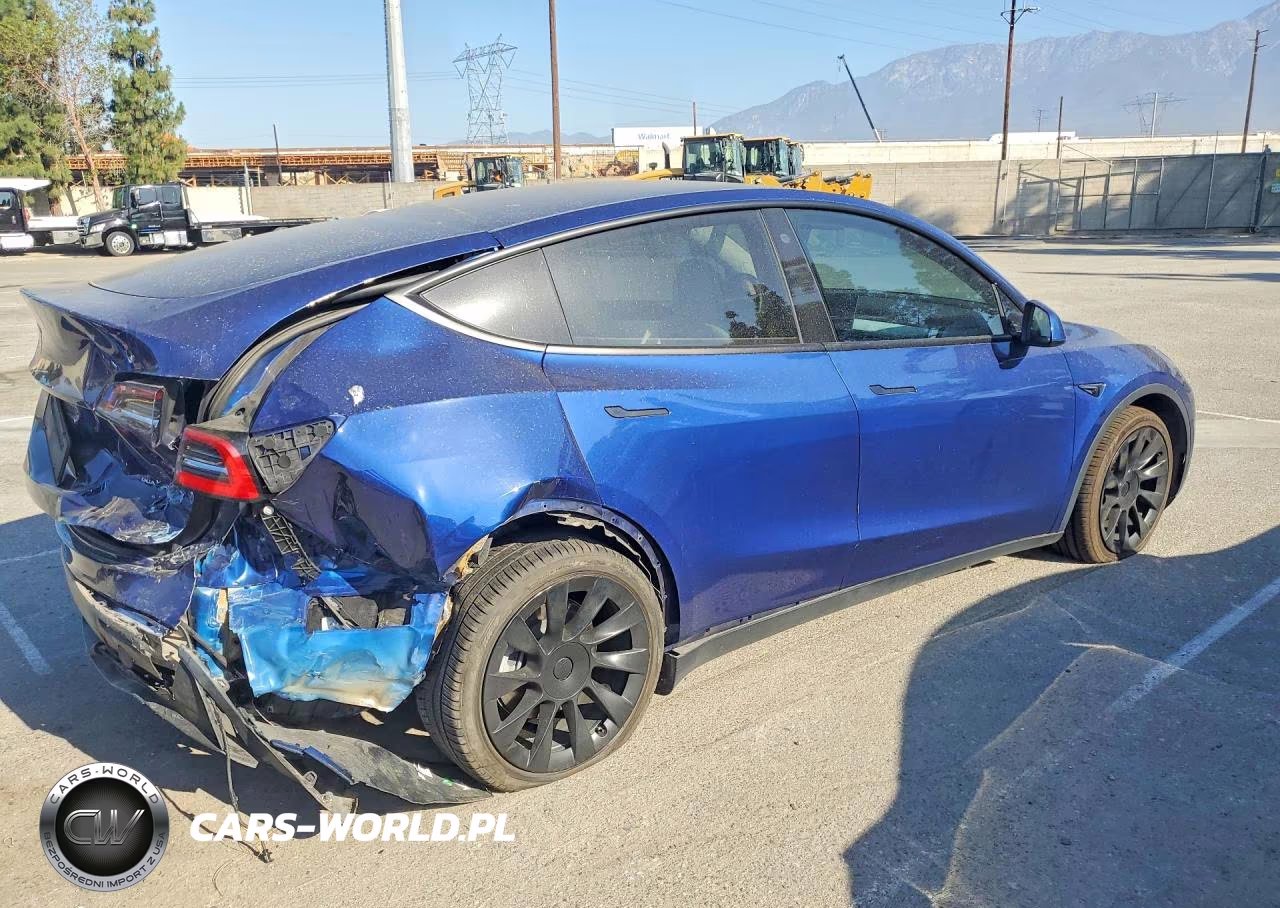 2021 Tesla Model Y VIN:5YJYGDEE6MF138384 - 3