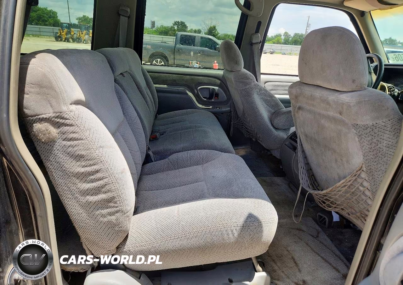 1999 Chevrolet Suburban K1500 VIN:1GNFK16R2XJ369793 - 11