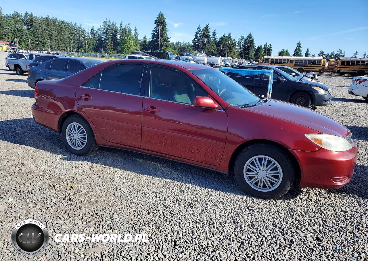 2003 Toyota Camry Le VIN:4T1BE32K83U256003 - 4