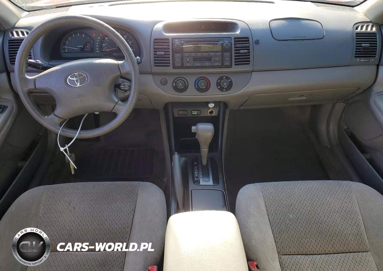 2003 Toyota Camry Le VIN:4T1BE32K83U256003 - 8