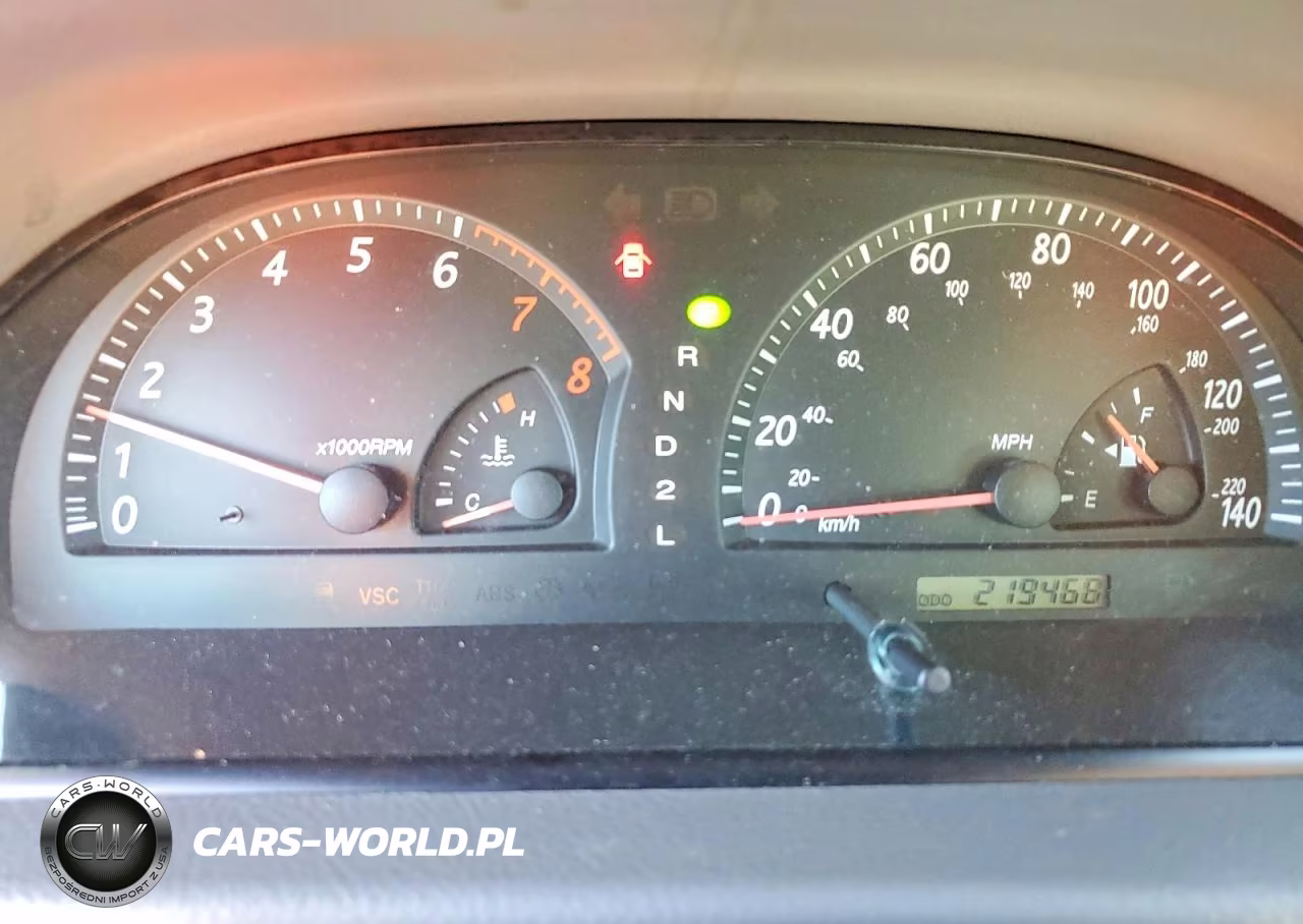 2003 Toyota Camry Le VIN:4T1BE32K83U256003 - 9