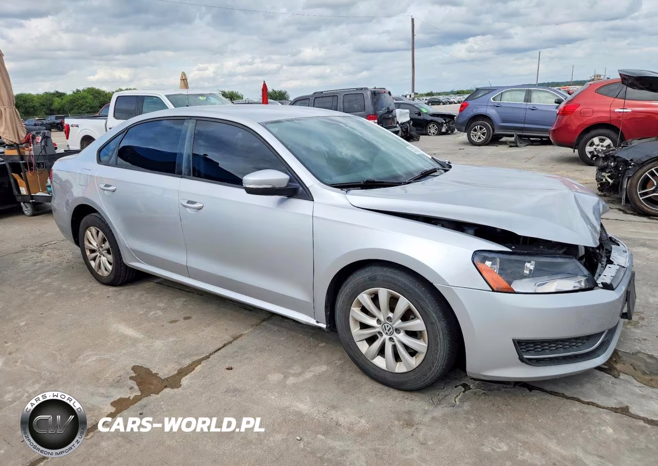 2013 Volkswagen Passat S VIN:1VWAH7A30DC018563 - 4