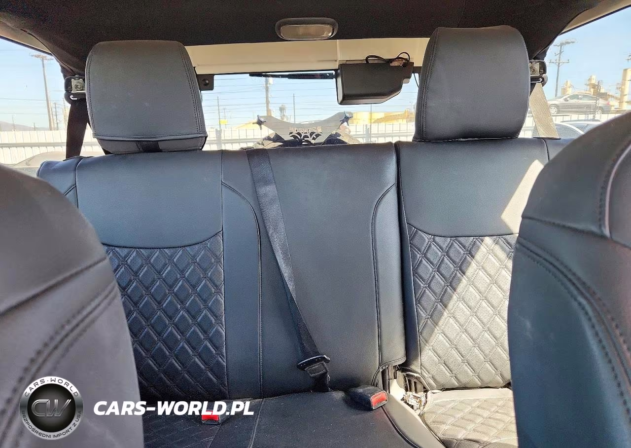 2013 Jeep Wrangler Unlimited Sport VIN:1C4BJWDG9DL590218 - 10
