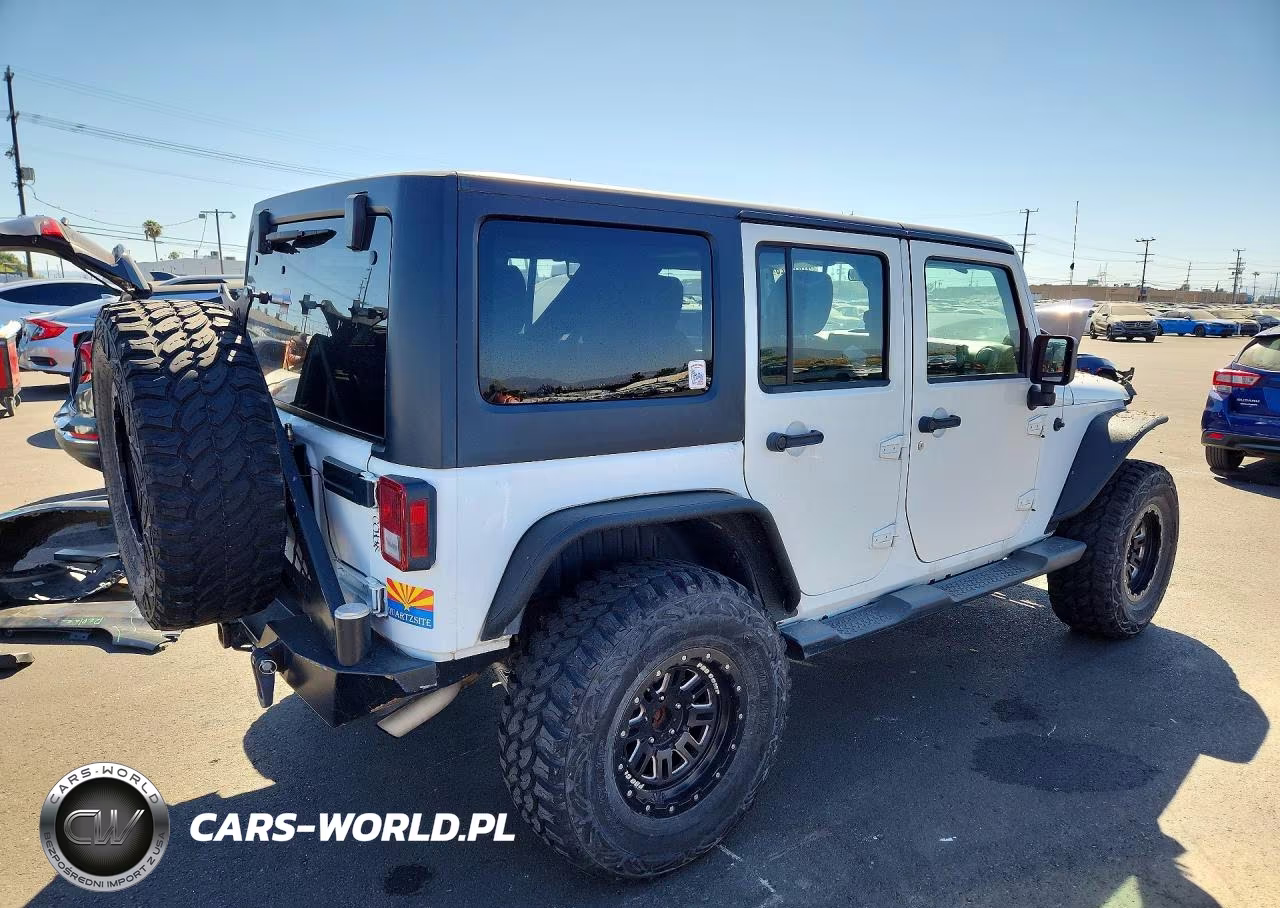 2013 Jeep Wrangler Unlimited Sport VIN:1C4BJWDG9DL590218 - 3