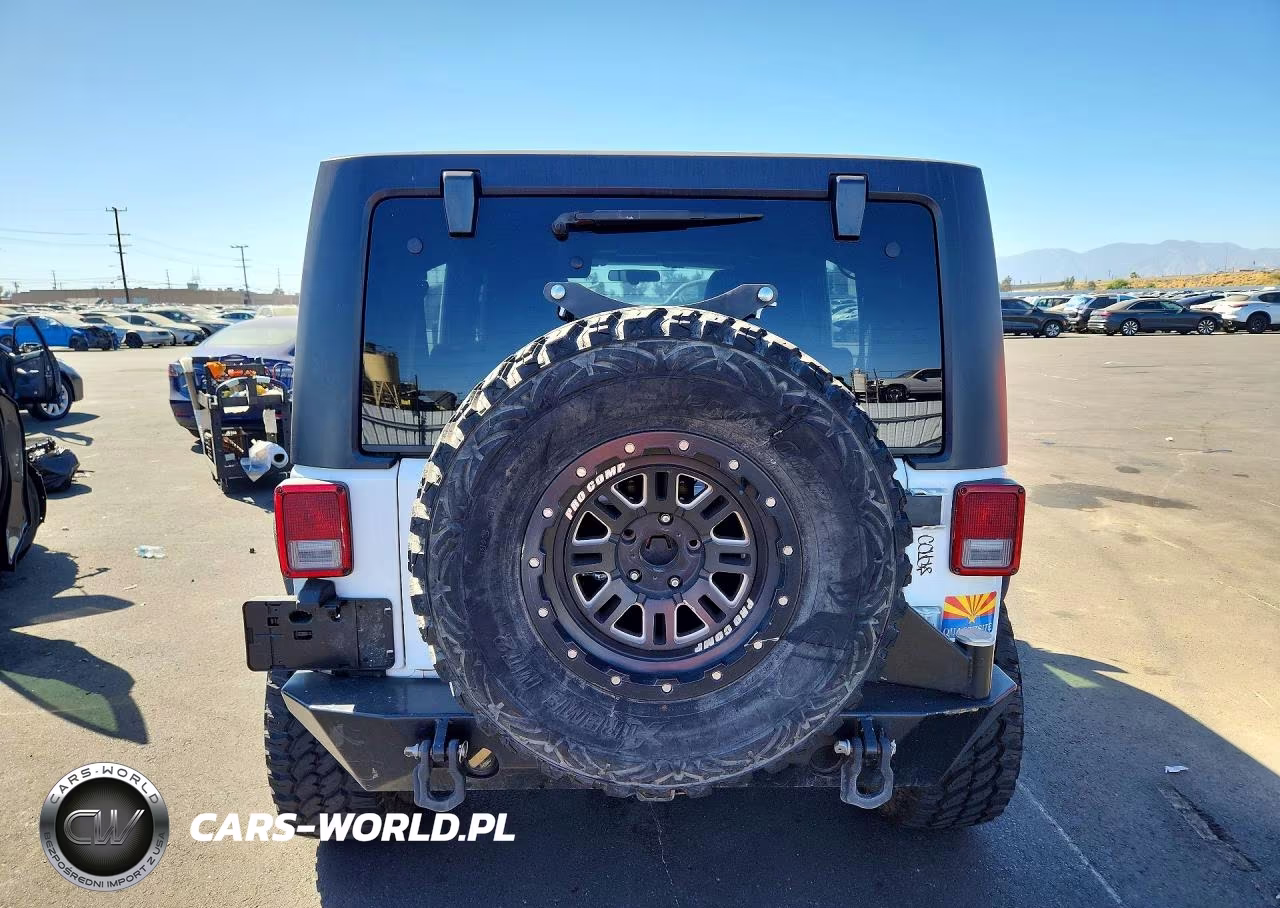 2013 Jeep Wrangler Unlimited Sport VIN:1C4BJWDG9DL590218 - 6