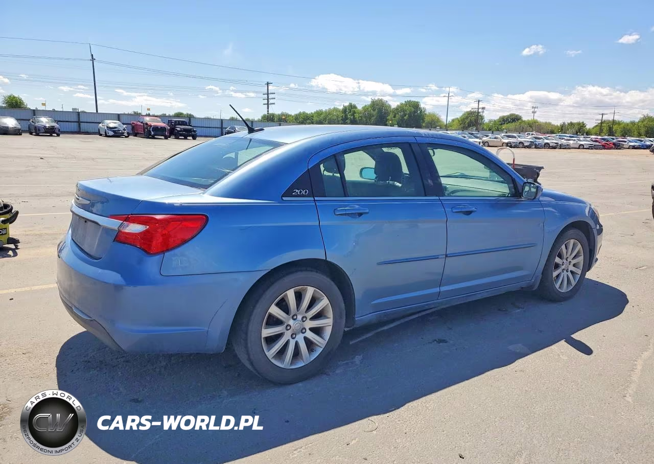 2011 Chrysler 200 Touring VIN:1C3BC1FG8BN553614 - 3