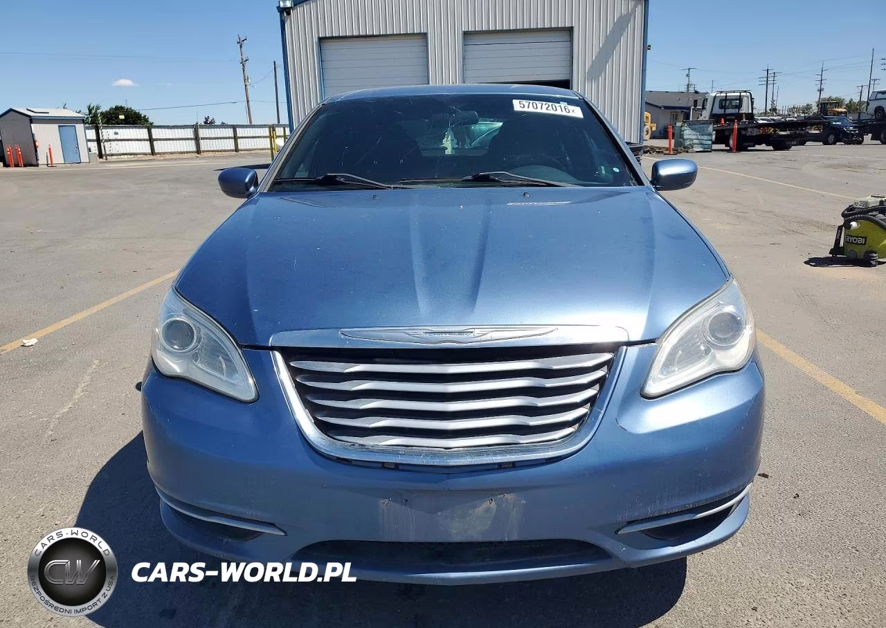 2011 Chrysler 200 Touring VIN:1C3BC1FG8BN553614 - 5