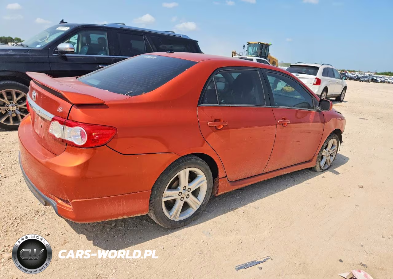 2013 Toyota Corolla S Special Edition VIN:2T1BU4EE3DC087431 - 3