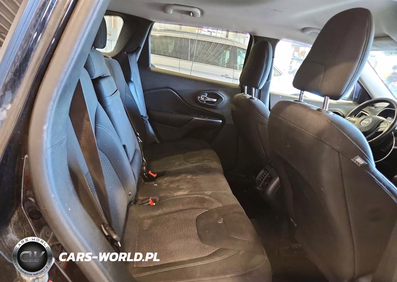 2019 Jeep Cherokee Latitude VIN:1C4PJMCB9KD351985 - 11