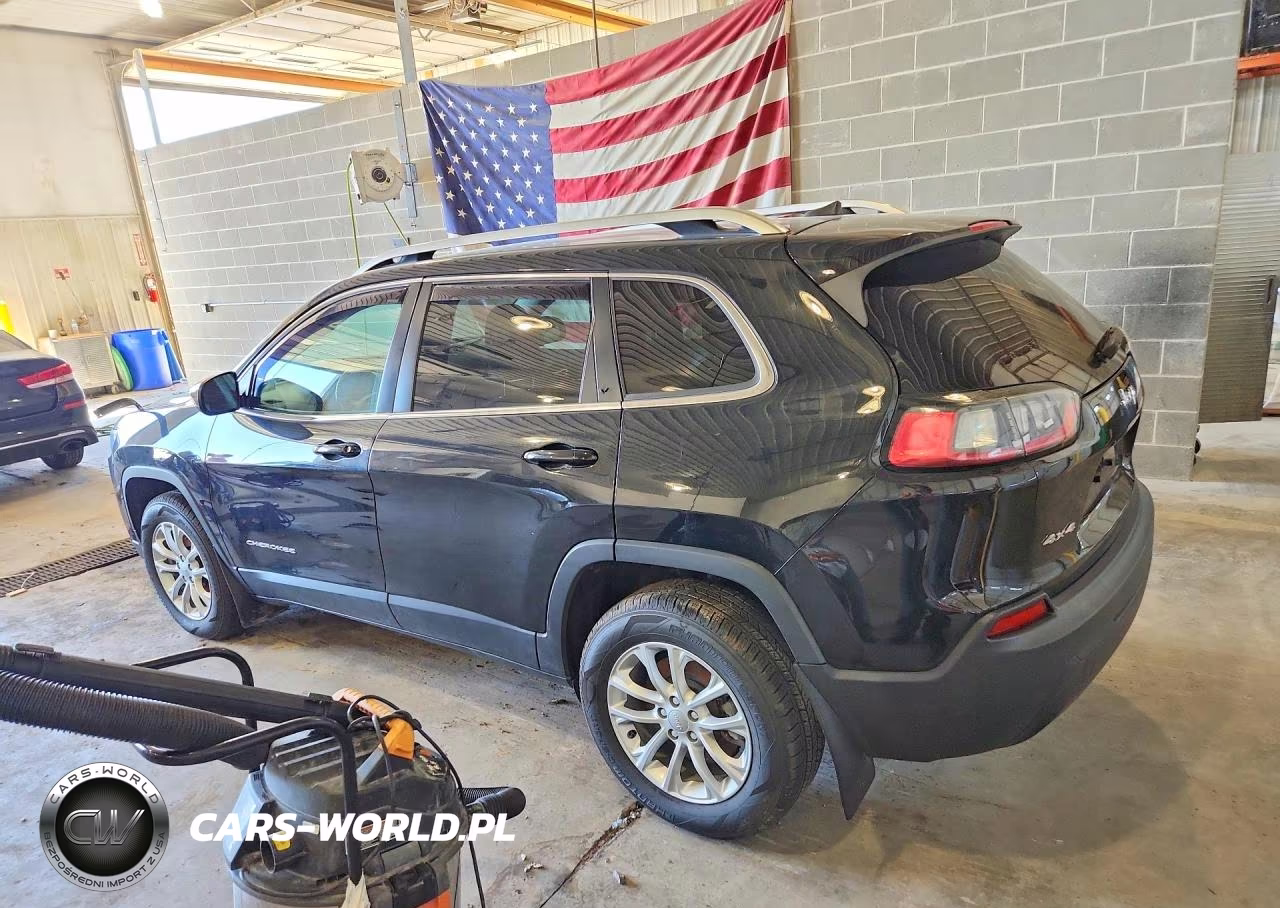 2019 Jeep Cherokee Latitude VIN:1C4PJMCB9KD351985 - 2