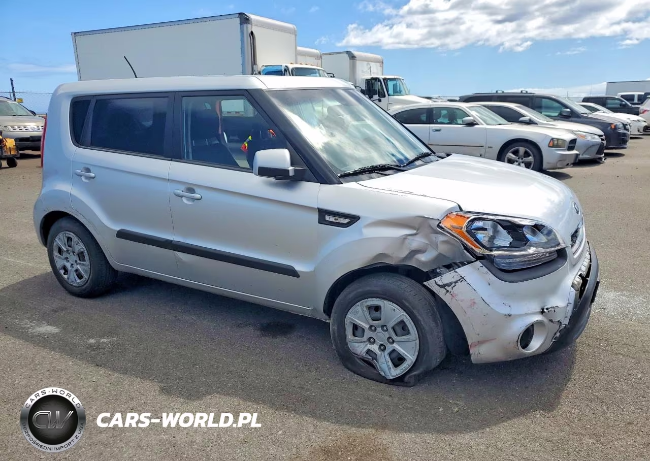 2013 Kia Soul Base VIN:KNDJT2A55D7584359 - 4