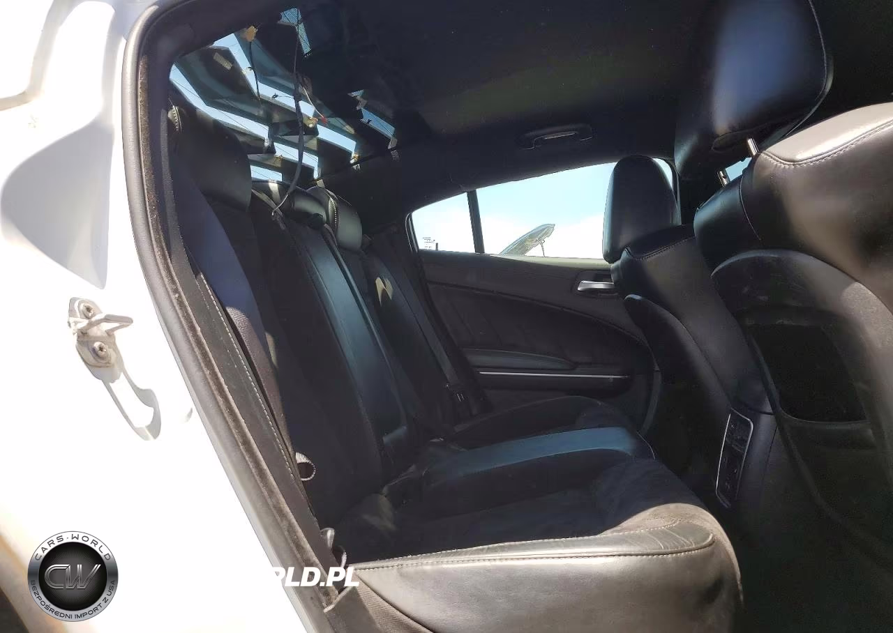 2019 Dodge Charger Scat Pack VIN:2C3CDXGJ4KH627571 - 10