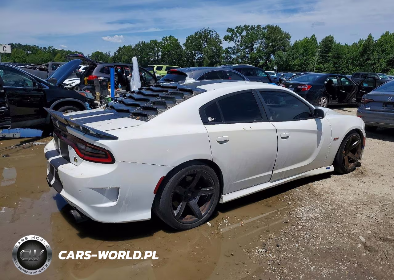 2019 Dodge Charger Scat Pack VIN:2C3CDXGJ4KH627571 - 3
