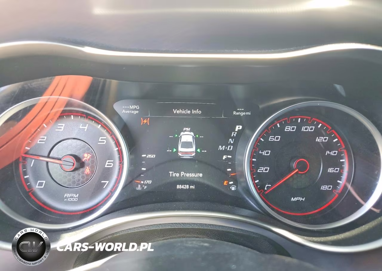 2019 Dodge Charger Scat Pack VIN:2C3CDXGJ4KH627571 - 9