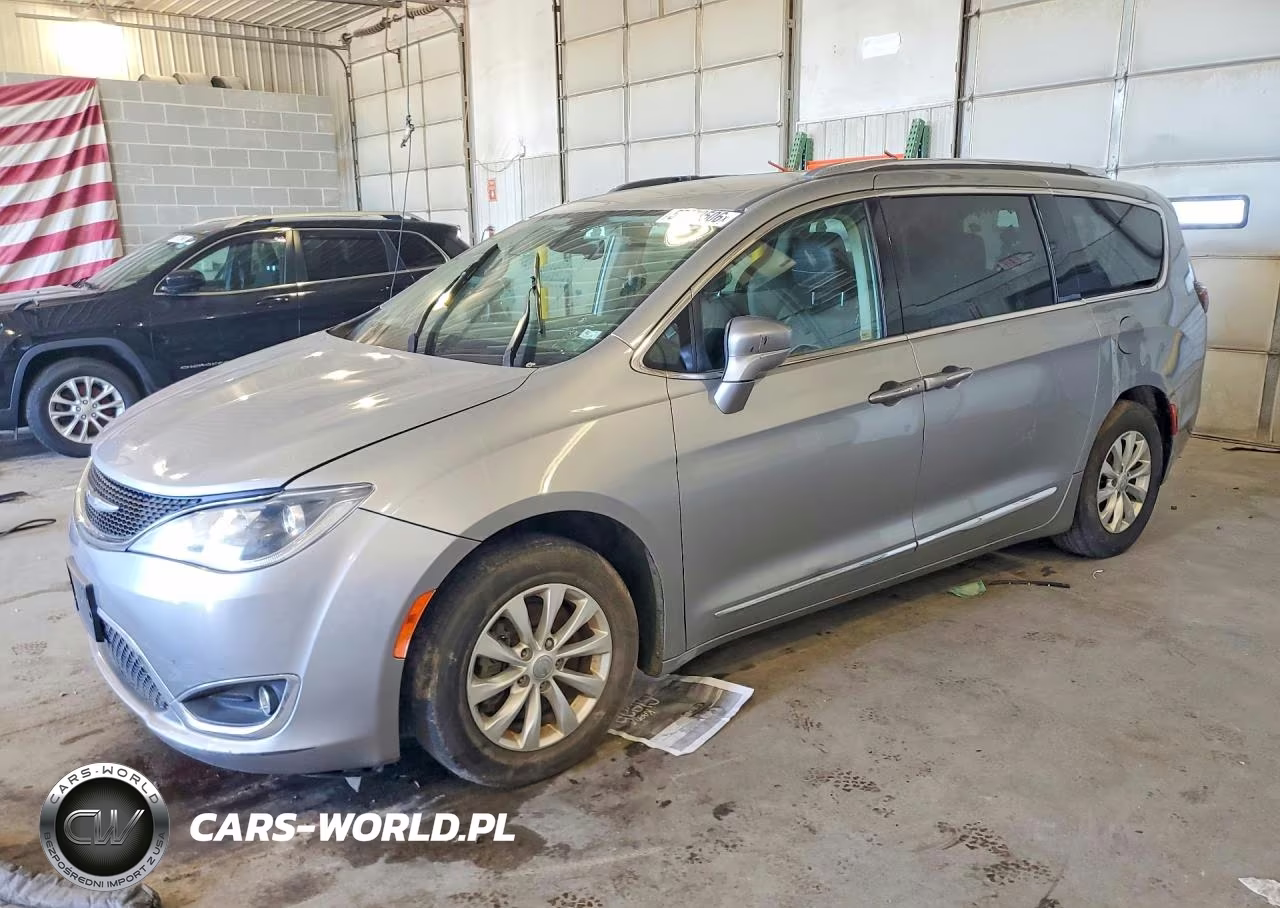 2018 Chrysler Pacifica Touring L – zdjęcie 1 z 13
