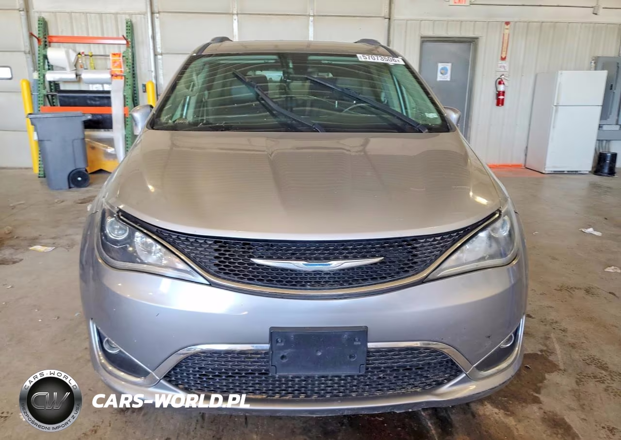 2018 Chrysler Pacifica Touring L VIN:2C4RC1BG0JR119060 - 5