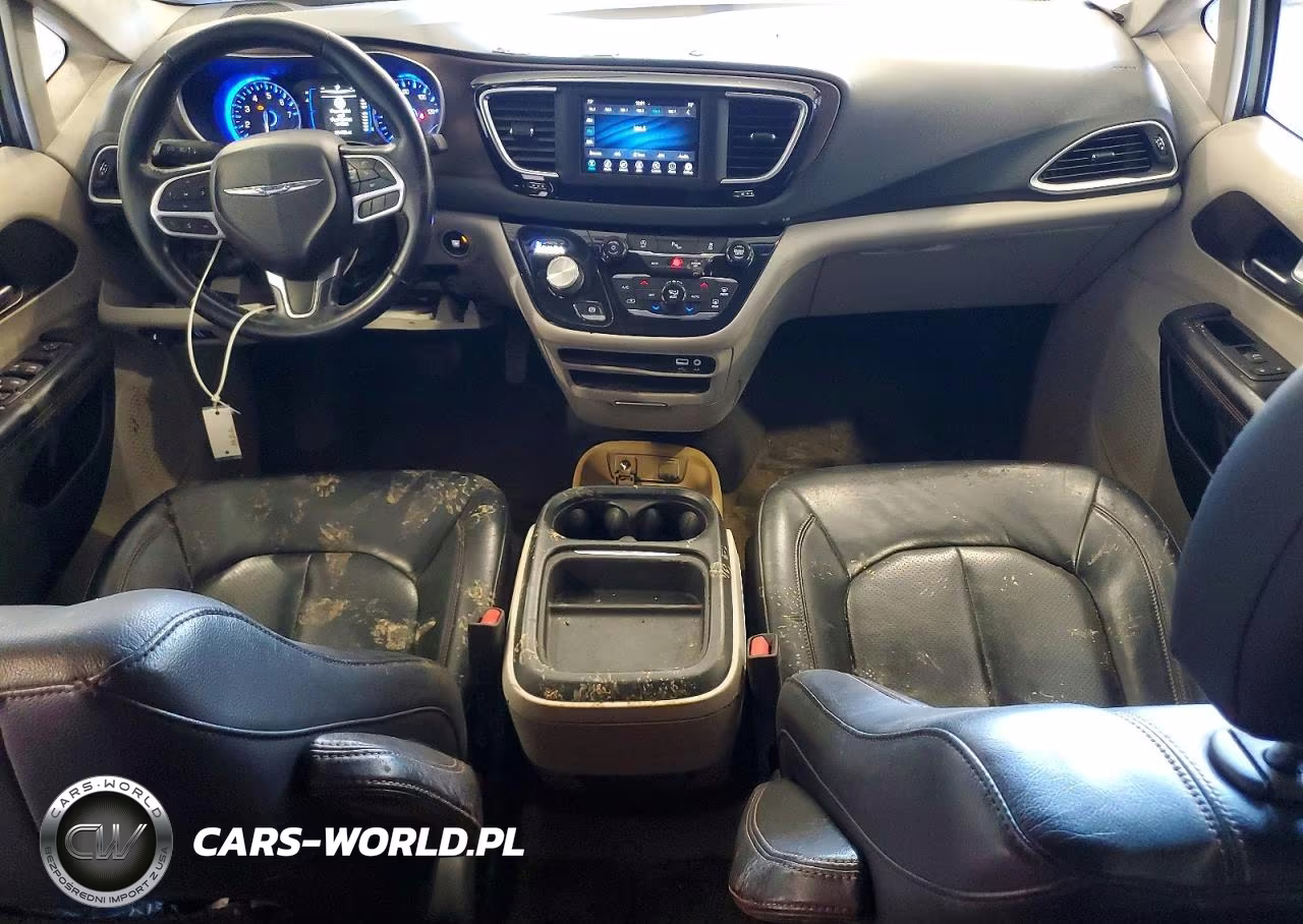 2018 Chrysler Pacifica Touring L VIN:2C4RC1BG0JR119060 - 8