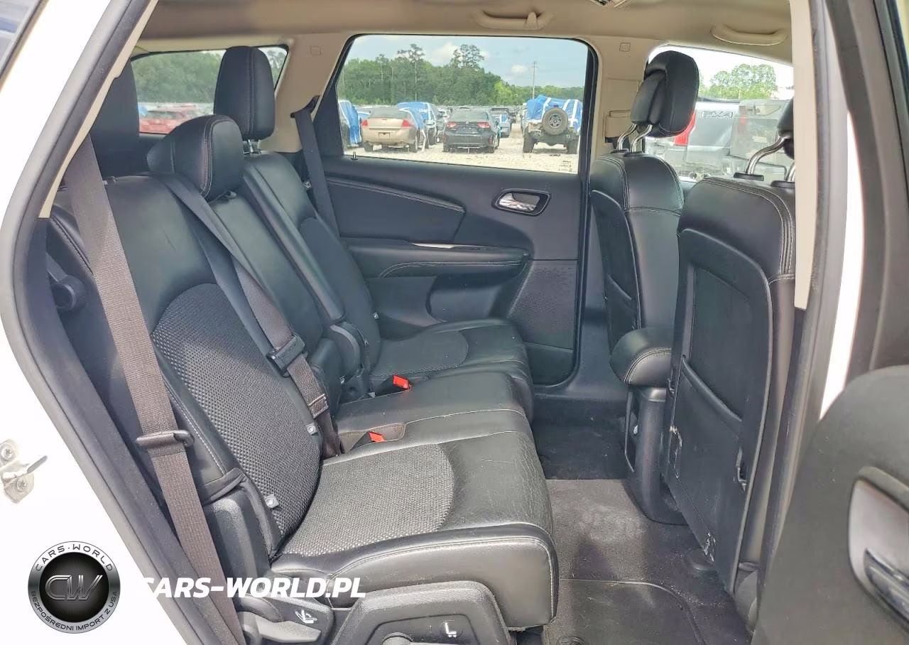 2018 Dodge Journey Crossroad VIN:3C4PDCGG5JT352356 - 11