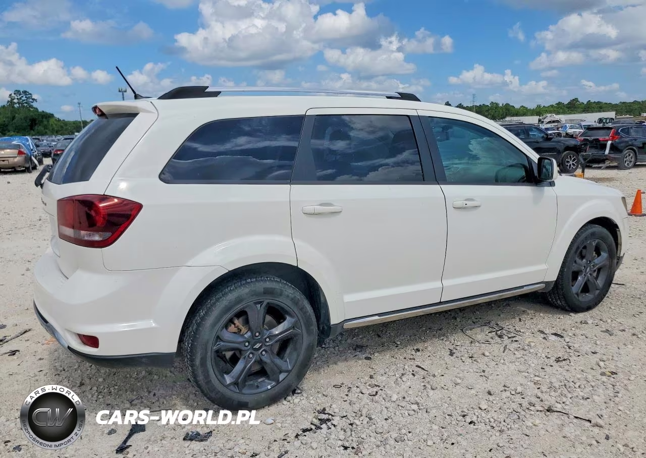 2018 Dodge Journey Crossroad VIN:3C4PDCGG5JT352356 - 3